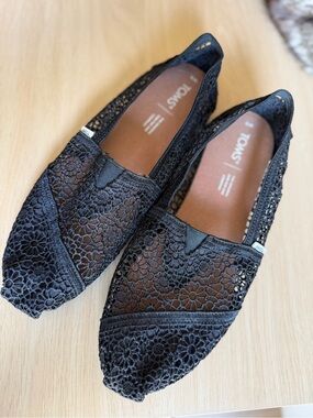 TOMS Black Crochet Floral Slip-On Flats